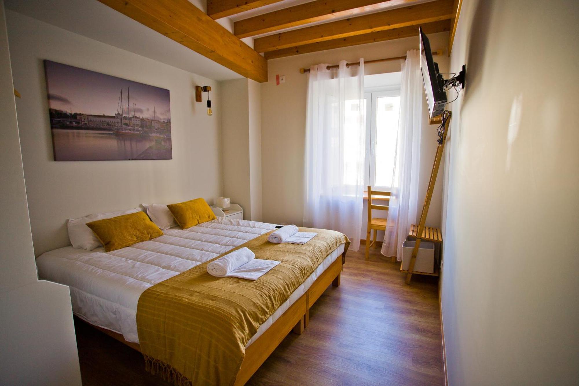 Guest House 10 De Agosto ฟิเกราดาฟอซ ภายนอก รูปภาพ